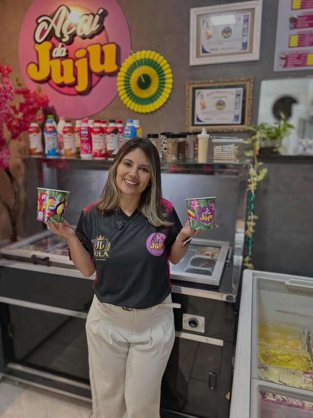 Juju na loja da Açaí da Juju em Sarzedo